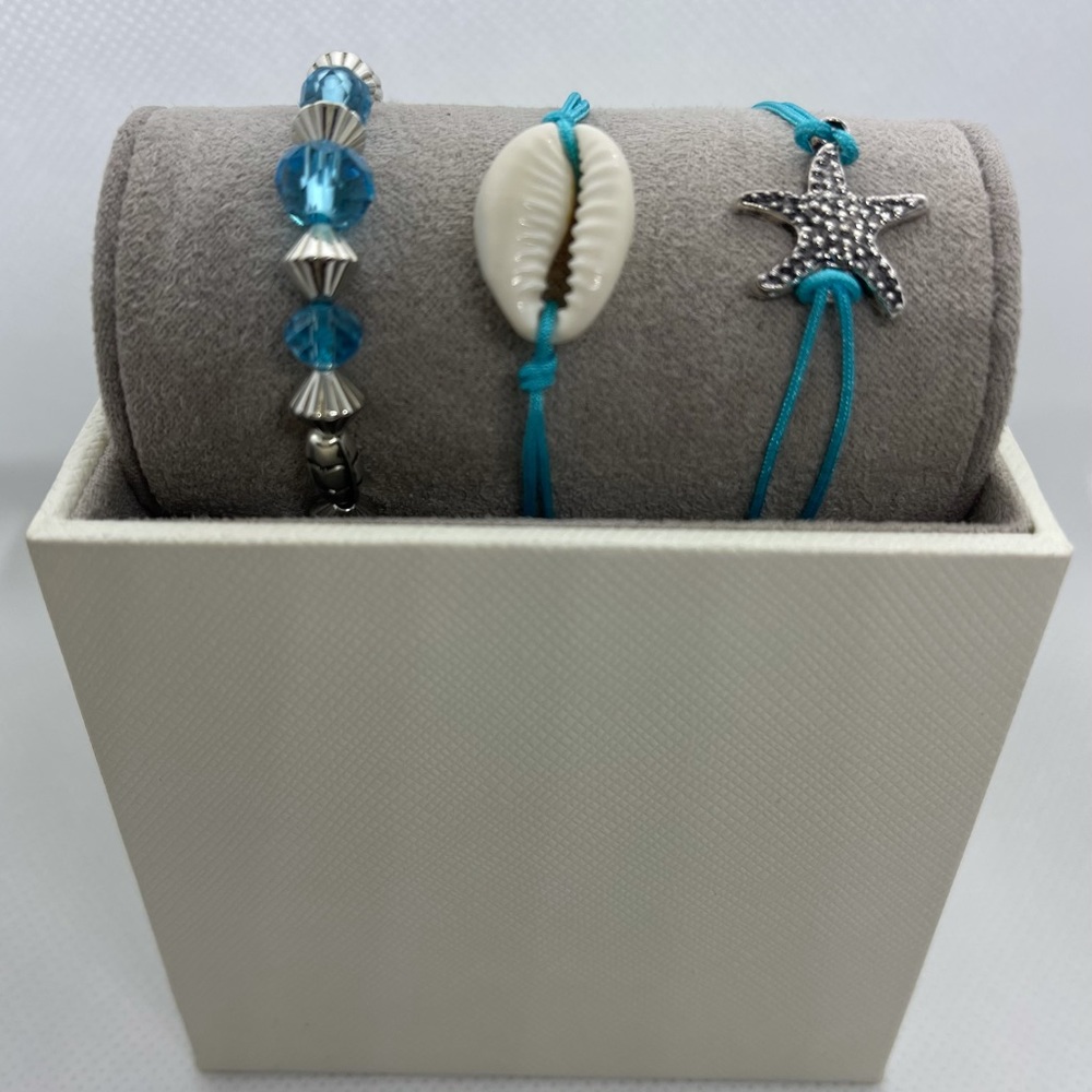 Ankle bracelet set. New.